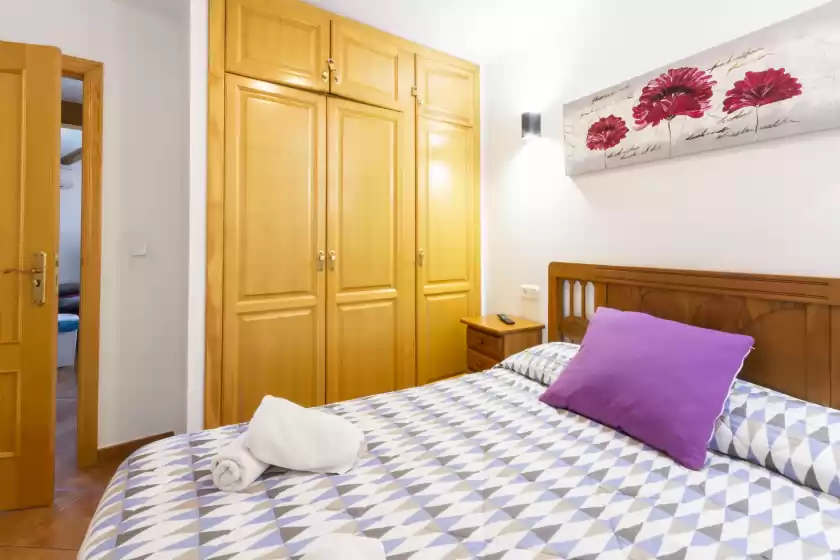 Holiday rentals in Carrebaix iv, Orba