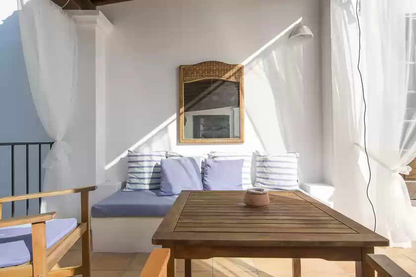 Holiday rentals in Can cabrit, Jesús