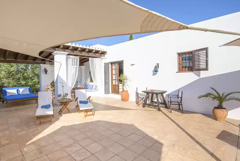 Holiday rentals in Can cabrit, Jesús