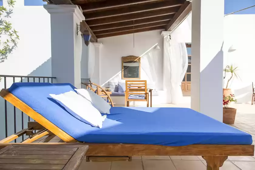 Holiday rentals in Can cabrit, Jesús