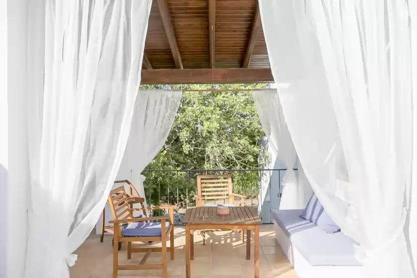 Holiday rentals in Can cabrit, Jesús