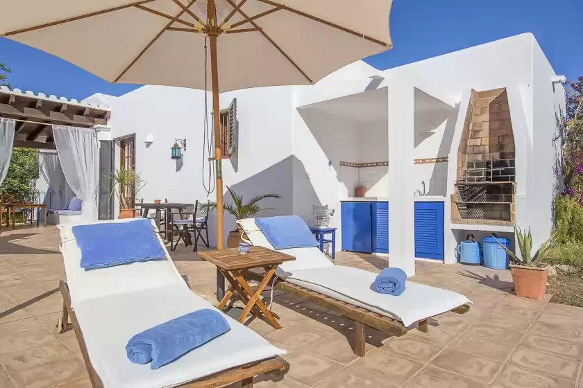 Holiday rentals in Can cabrit, Jesús