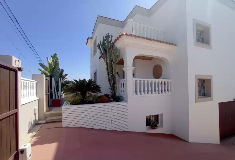 Holiday rentals in Villa moomins, Jesús