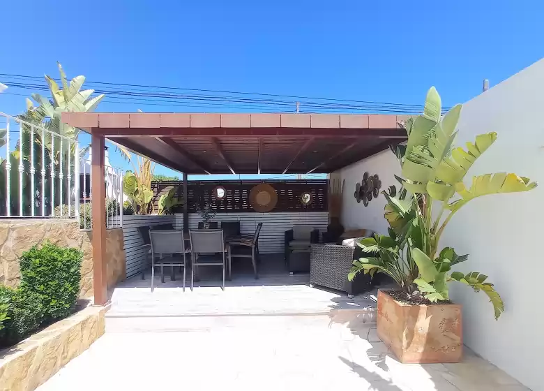 Holiday rentals in Villa moomins, Jesús