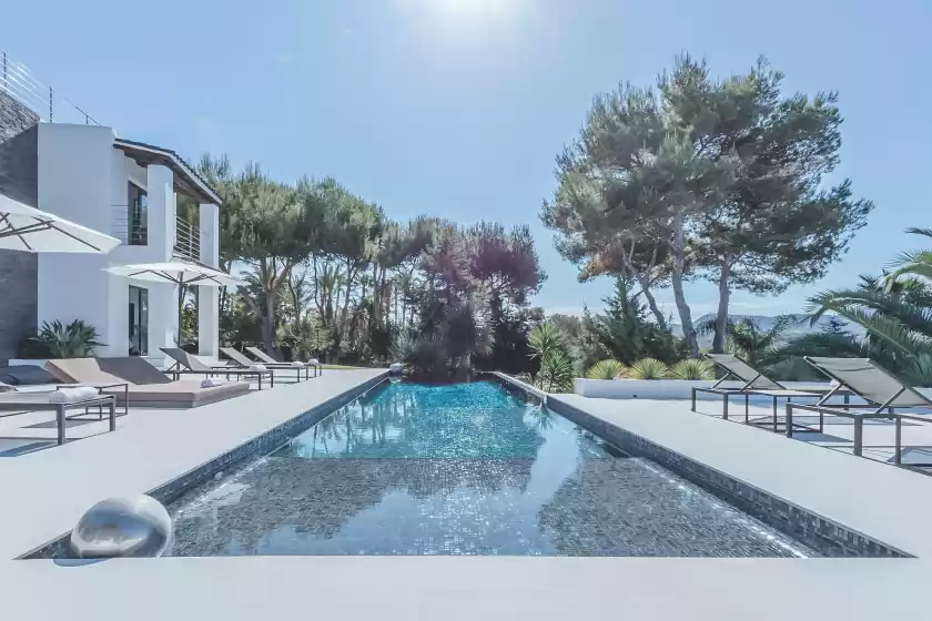 Holiday rentals in Villa vivian, Sant Agustí des Vedrà