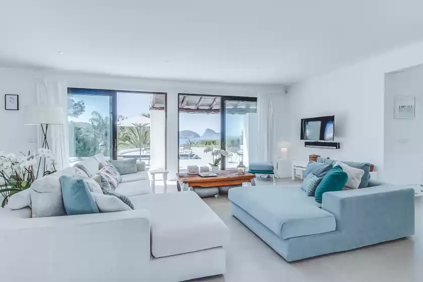 Holiday rentals in Villa vivian, Sant Agustí des Vedrà