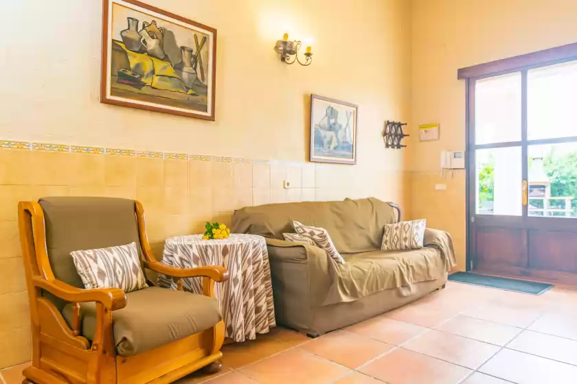 Holiday rentals in Can cama rotja, Inca