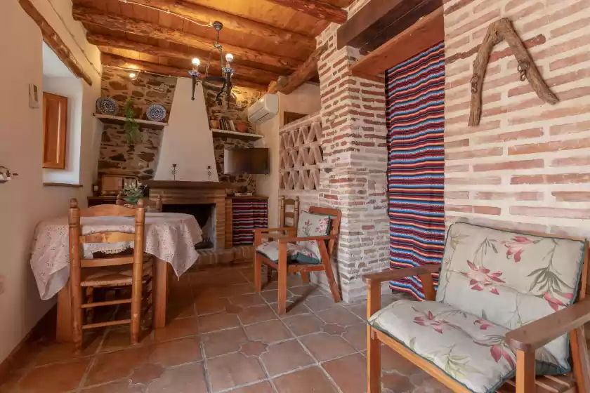 Holiday rentals in El porton, El Borge