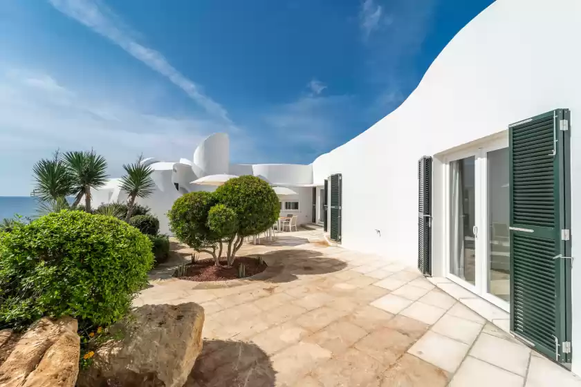 Holiday rentals in Villa gaudina, Sant Lluís