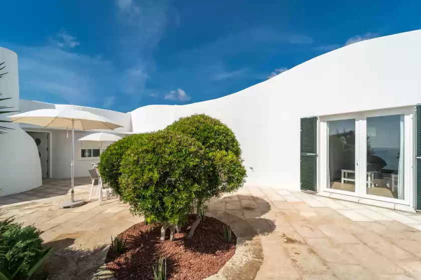 Holiday rentals in Villa gaudina, Sant Lluís