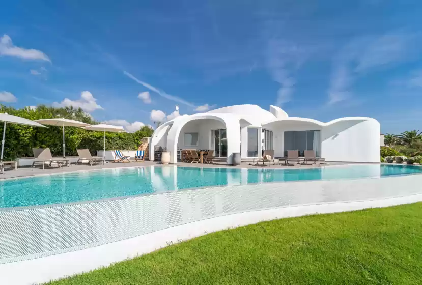 Holiday rentals in Villa gaudina, Sant Lluís