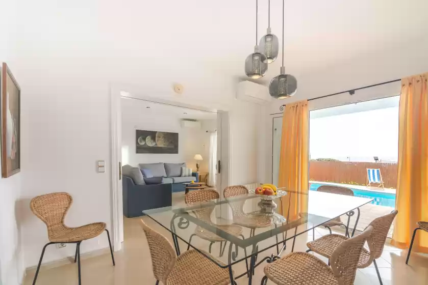 Holiday rentals in Villa maricel, Sant Lluís