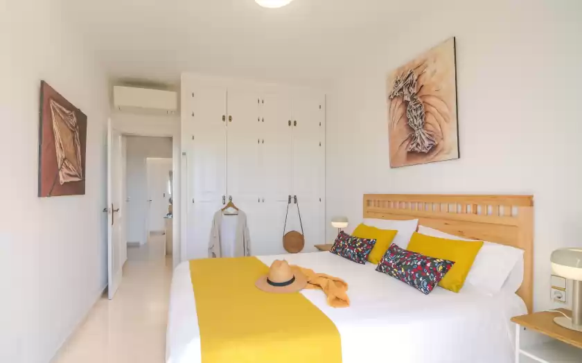 Holiday rentals in Villa maricel, Sant Lluís