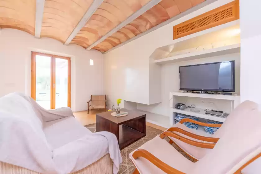 Holiday rentals in Ses fonolleres, Cala Bona