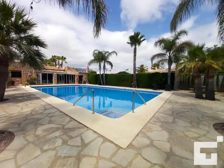 Holiday rentals in Bungalow la merced 34g - grupo turis, Calp