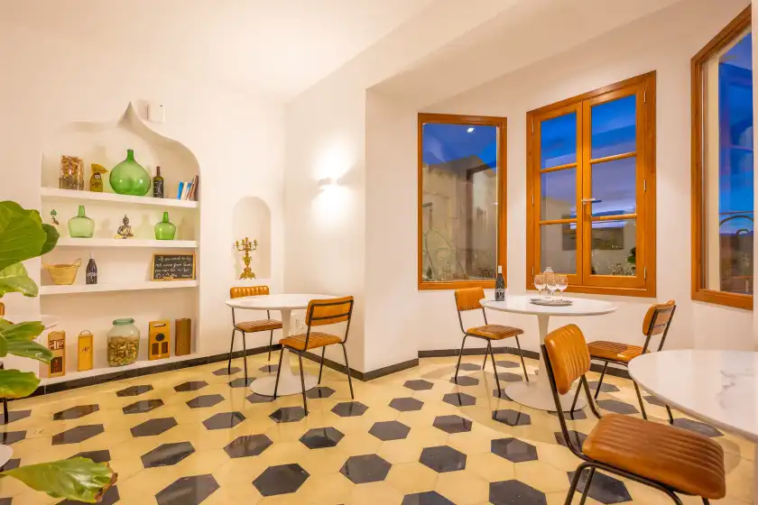 Holiday rentals in Cas català, Sineu