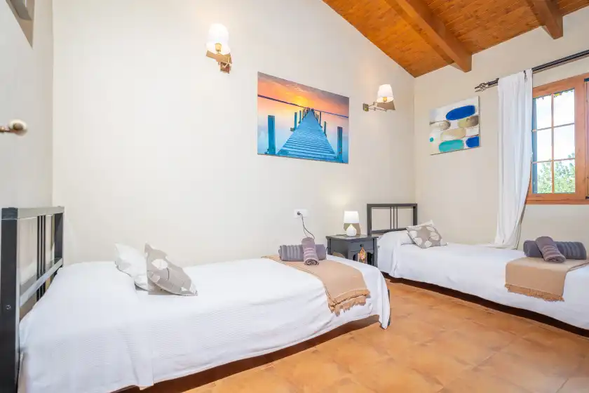 Holiday rentals in Sa sort llarga, Moscari