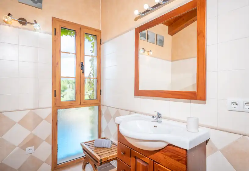 Holiday rentals in Sa sort llarga, Moscari