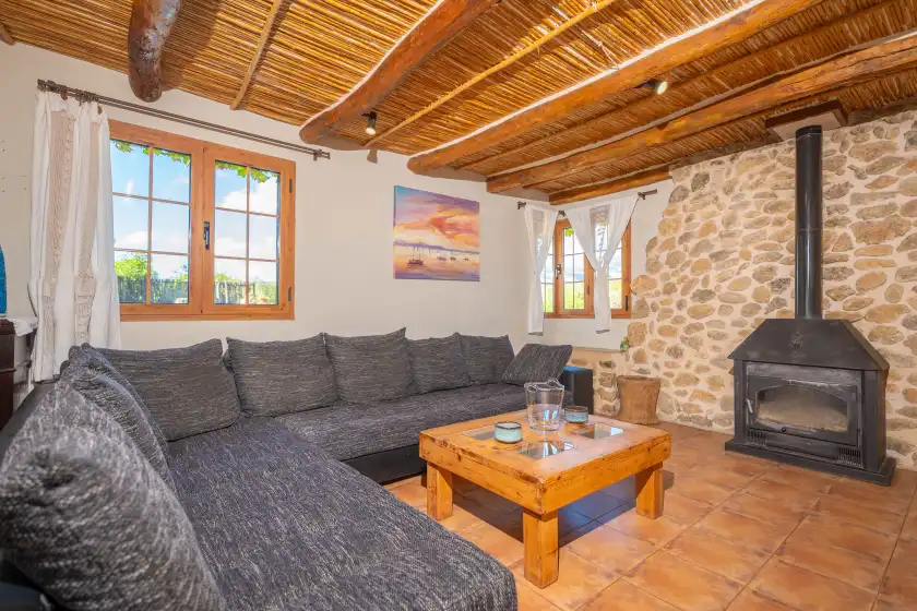 Holiday rentals in Sa sort llarga, Moscari