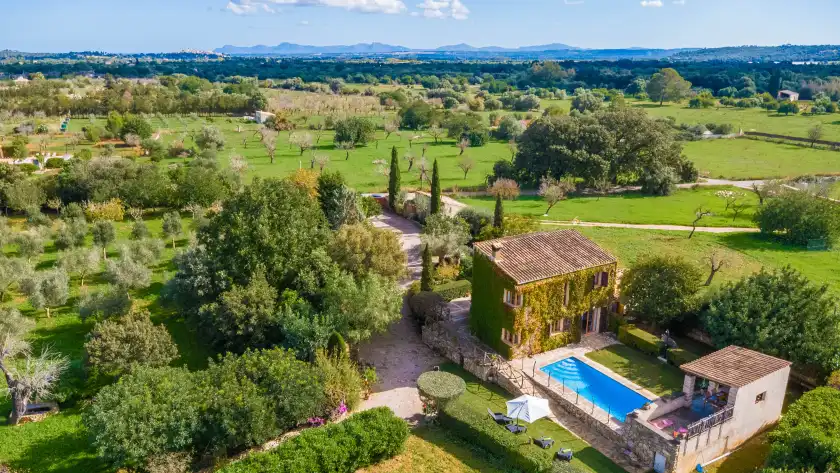 Holiday rentals in Sa sort llarga, Moscari