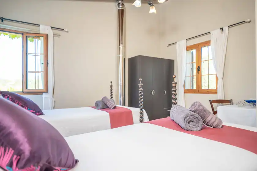 Holiday rentals in Sa sort llarga, Moscari