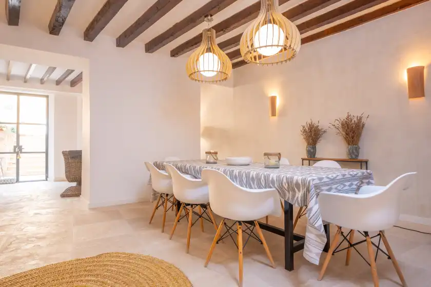 Holiday rentals in Can serp, Alaró