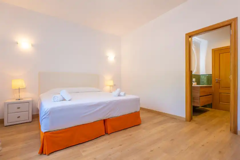 Holiday rentals in Imagine villa, Palma