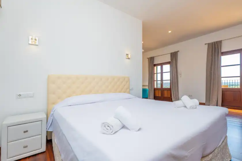 Holiday rentals in Imagine villa, Palma