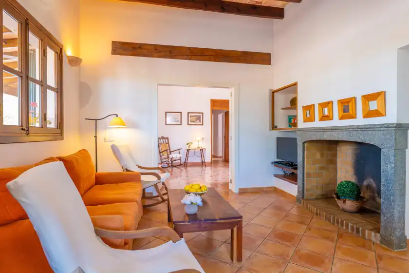 Holiday rentals in Son rossinyol nou, Campos