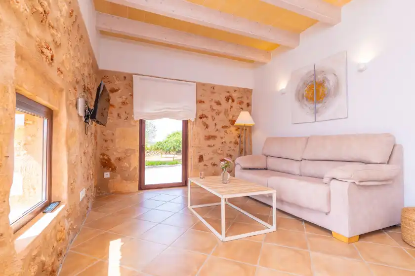 Holiday rentals in Son rossinyol nou, Campos