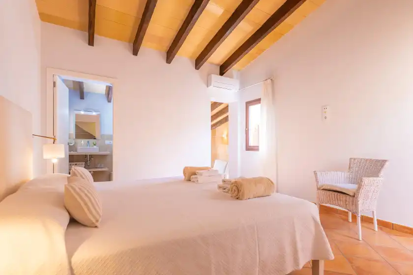 Holiday rentals in Son rossinyol nou, Campos