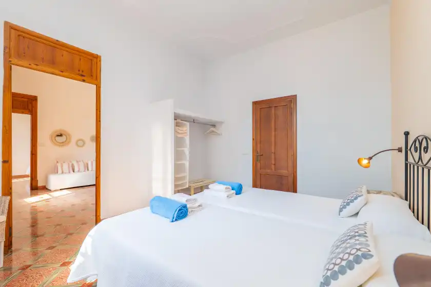 Holiday rentals in Son rossinyol nou, Campos