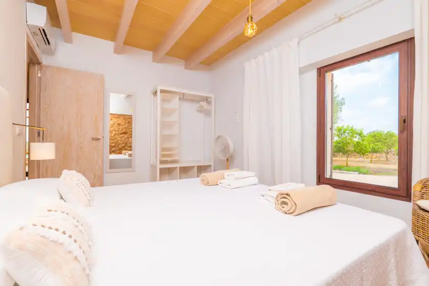 Holiday rentals in Son rossinyol nou, Campos