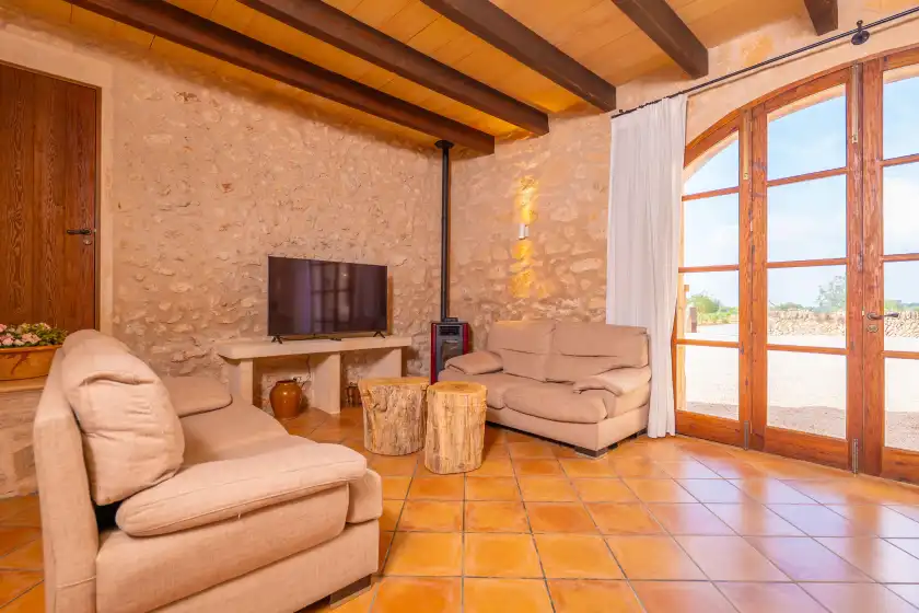 Holiday rentals in Son rossinyol nou, Campos
