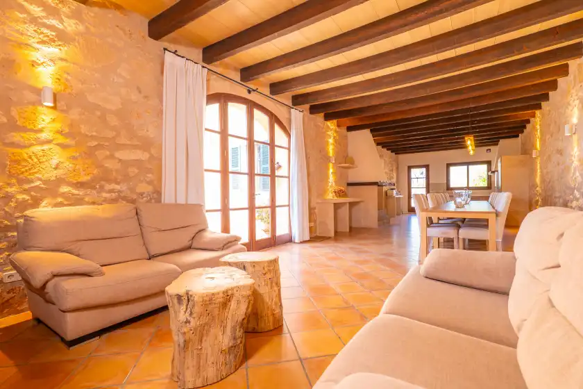 Holiday rentals in Son rossinyol nou, Campos