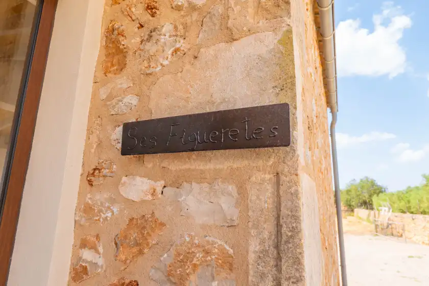 Holiday rentals in Son rossinyol nou (ses figueretes), Campos