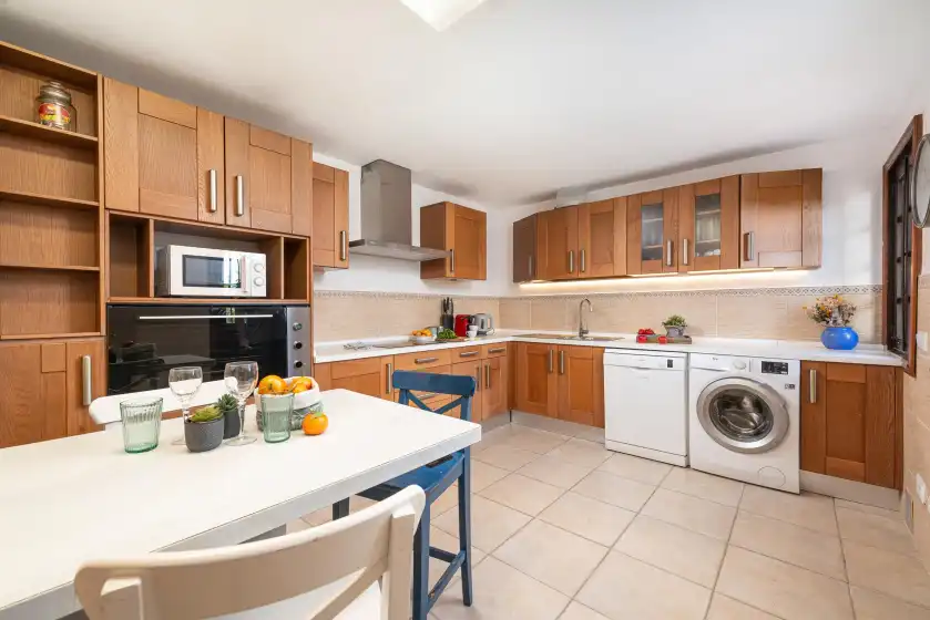 Holiday rentals in Can cabellut, Galilea