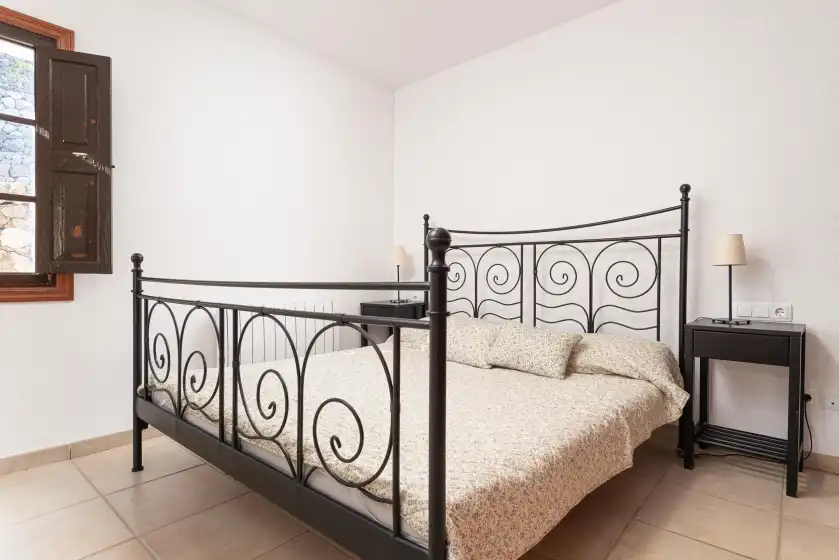 Holiday rentals in Can cabellut, Galilea