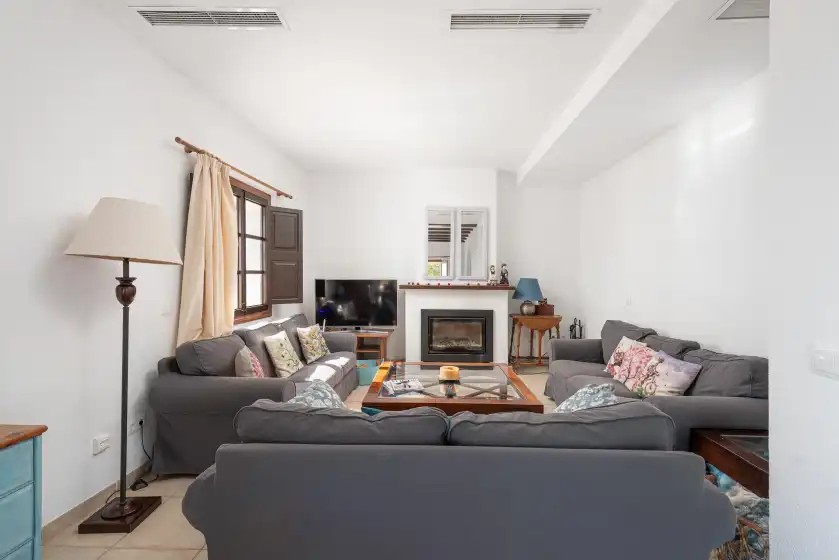 Holiday rentals in Can cabellut, Galilea