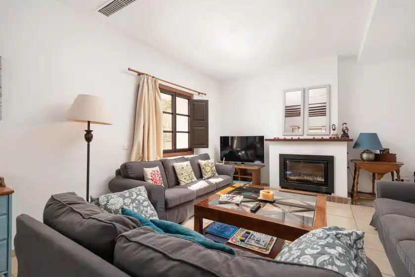 Holiday rentals in Can cabellut, Galilea