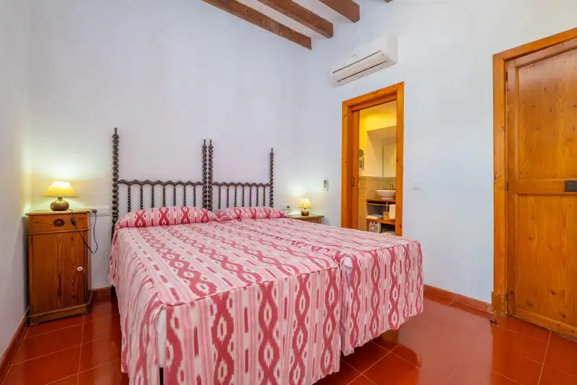 Holiday rentals in Son corcó, Consell