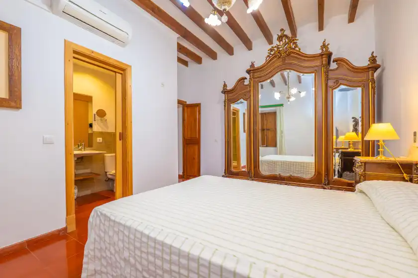 Holiday rentals in Son corcó, Consell