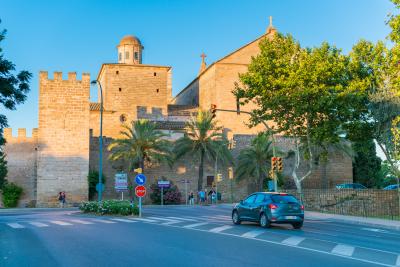 Holiday rentals in Iglesia de San Jaime